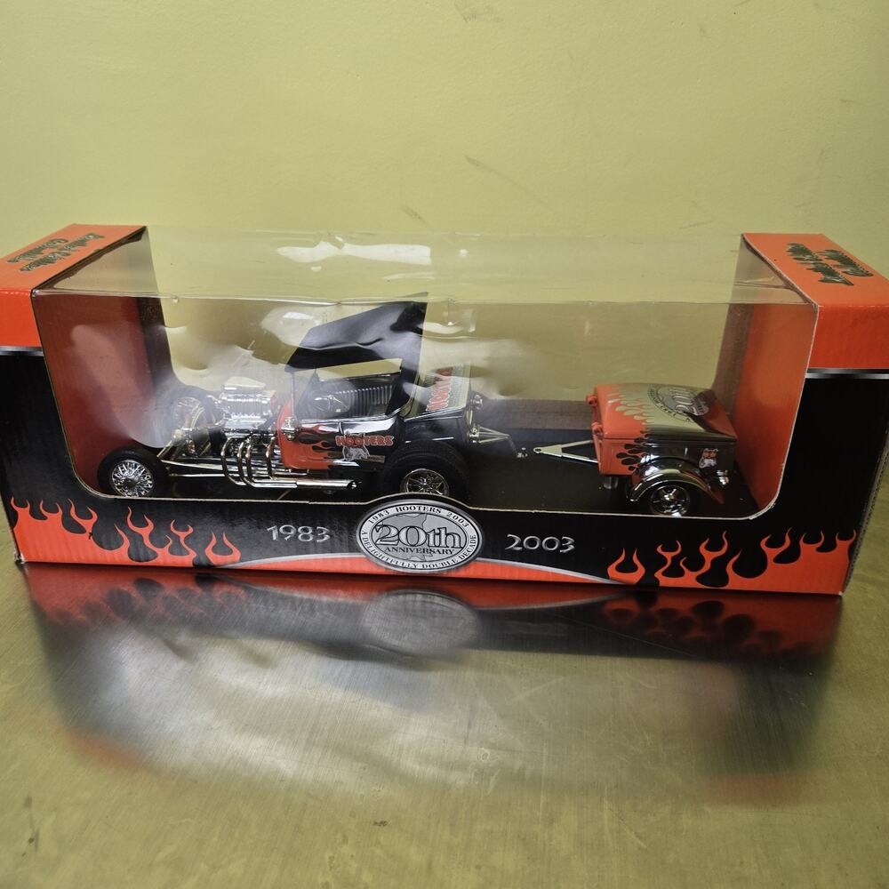 Hooters 20th Anniversary 1983-2003 Ford T-Bucket w/ Trailer DieCast 1:24 LIBERTY